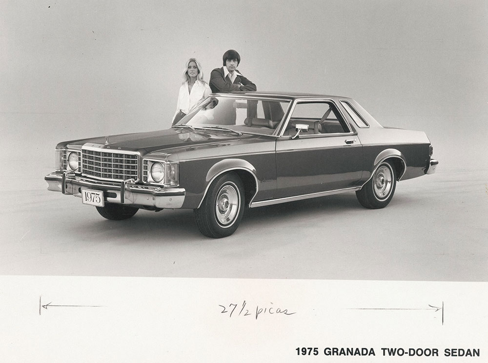 Ford Granada two-door sedan - 1975