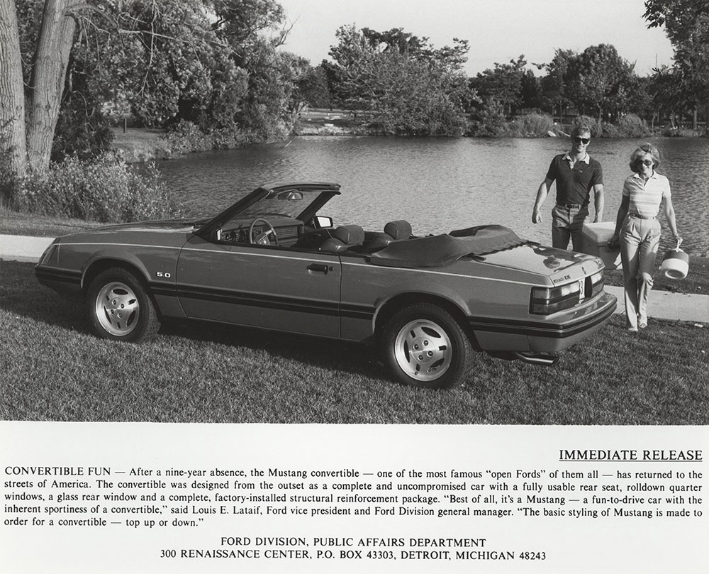Ford Mustang GLX Convertible - 1983