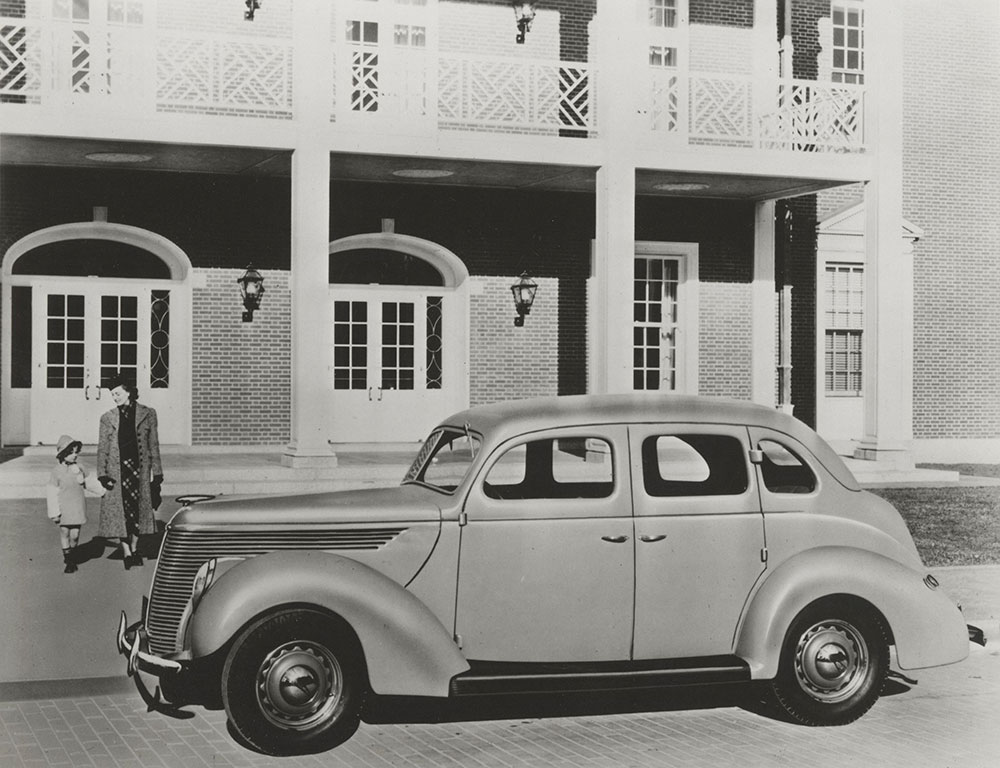 Ford Standard -8 Sedan - 1938