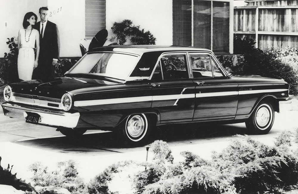 Ford Fairlane 500 sedan - 1964