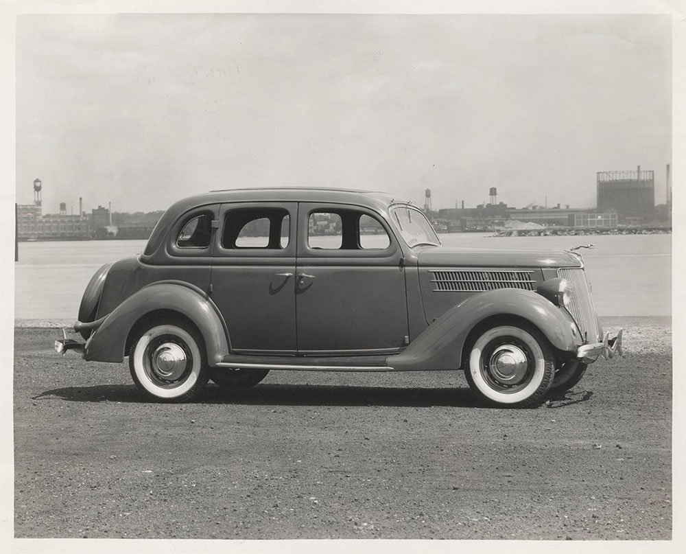 Ford V-8 four-door sedan - 1936