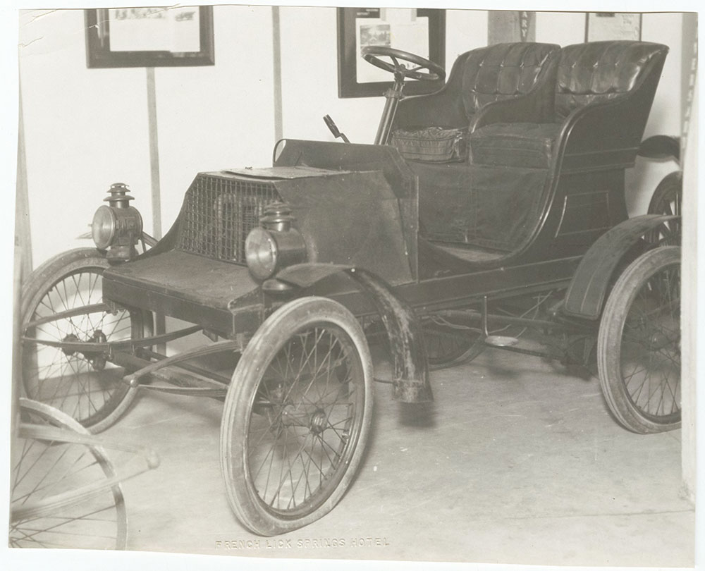 Early Franklin runabout - 1902