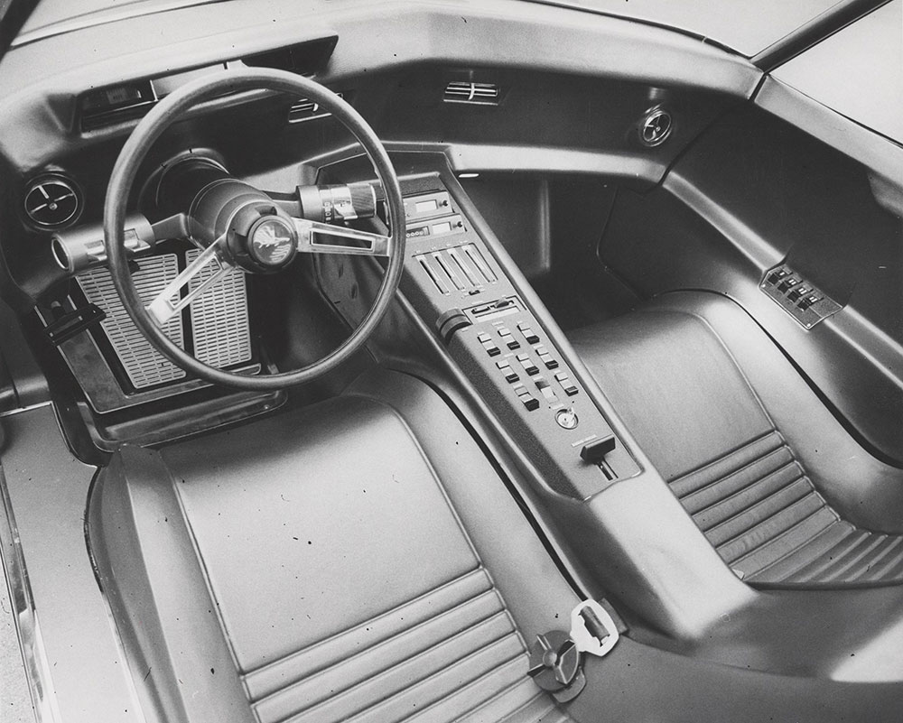General Motors Experimental - Chevrolet Mako Shark II, interior of cockpit