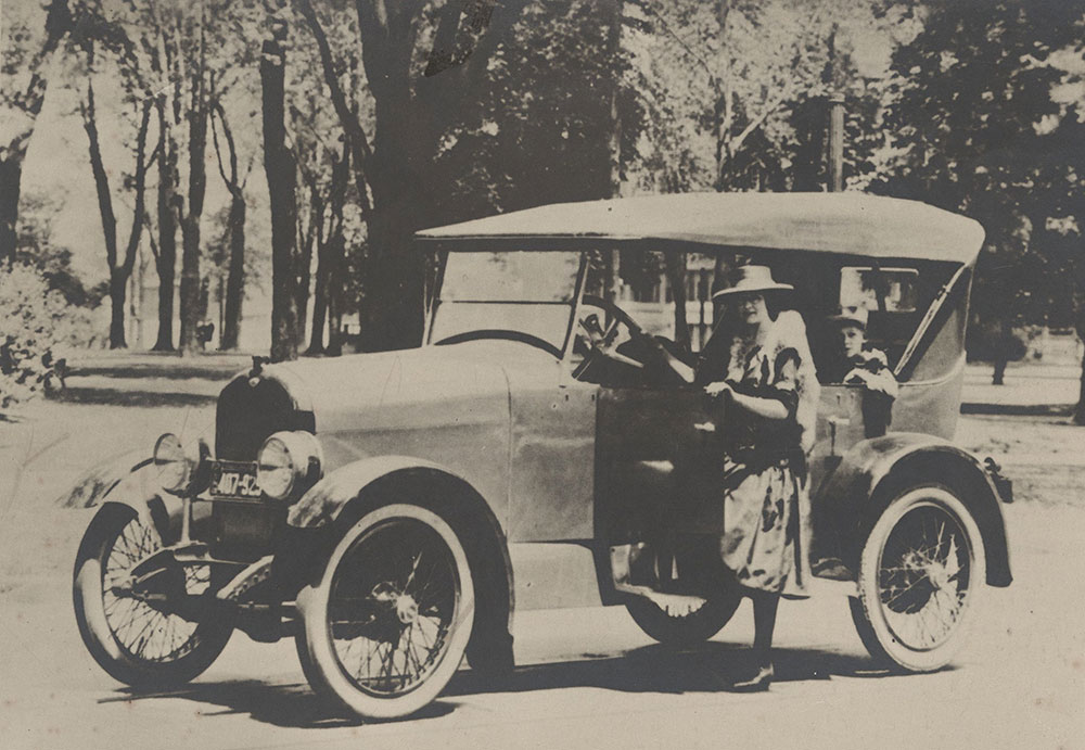 1921 Gove touring