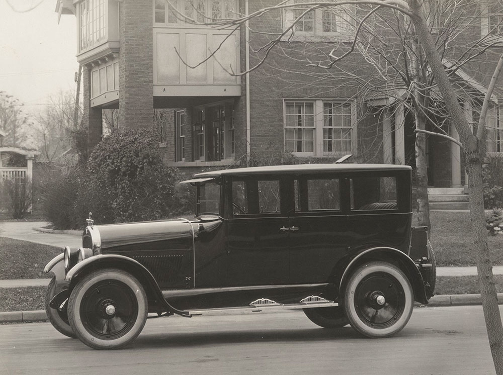 Haynes 60 5-passenger, six cylinder sedan - 1924