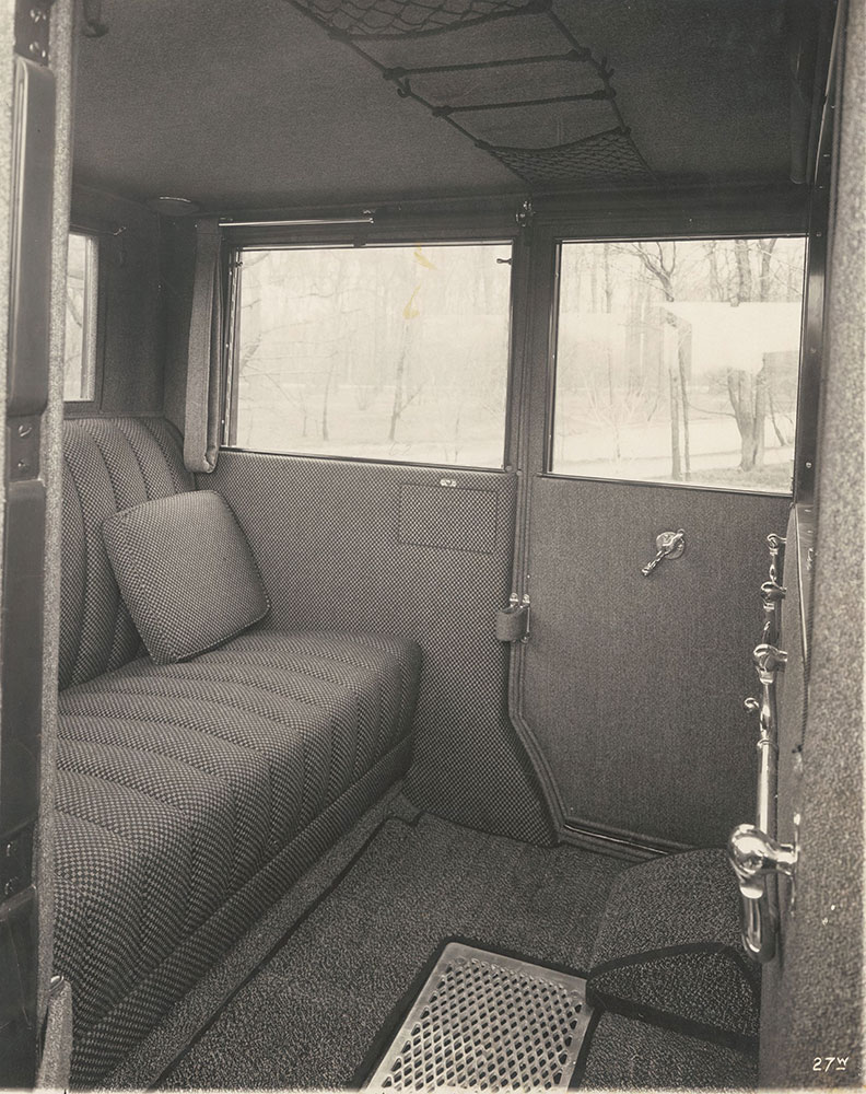 Hudson Super SIx Touring Limousine, interior rear compartment-1919