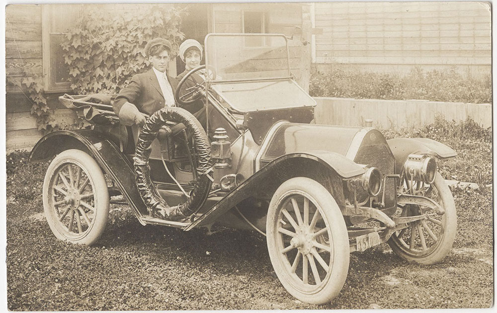 Man and Woman in Car (front)