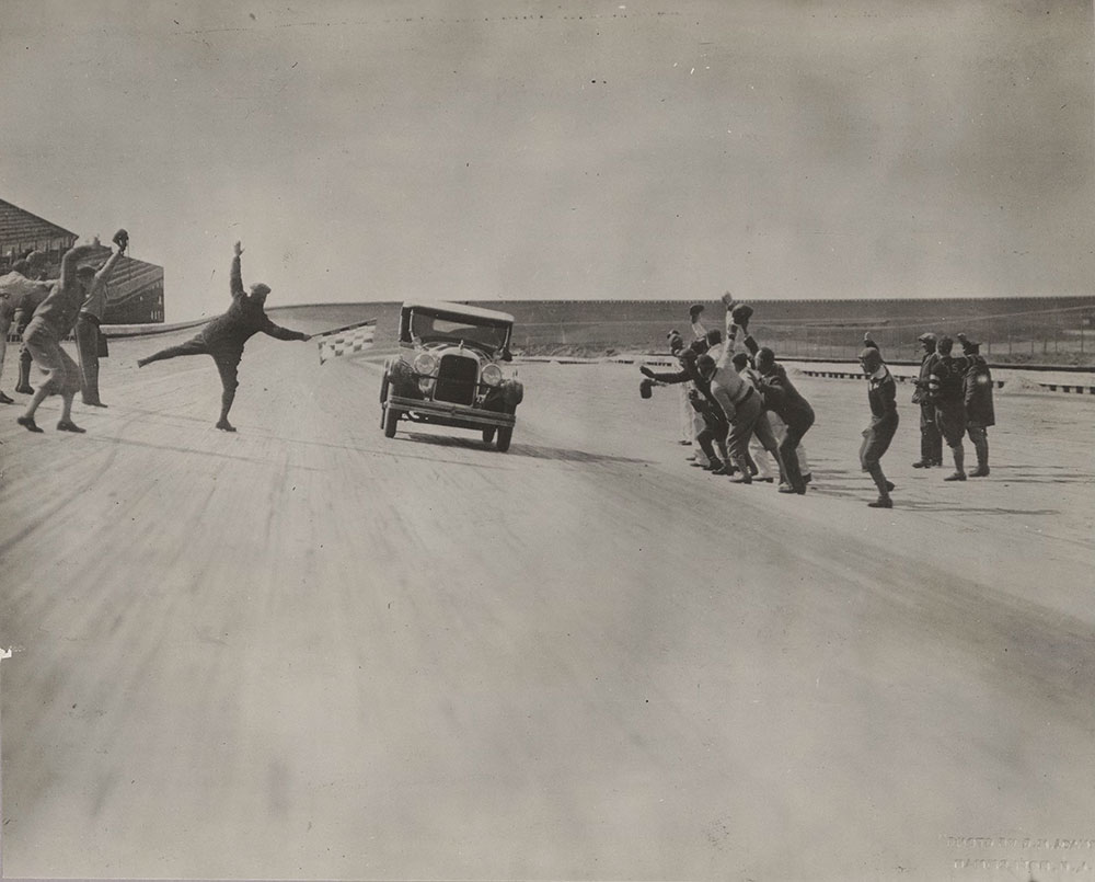 Studebaker Dictators establish record at Atlantic City Speedway, 1928