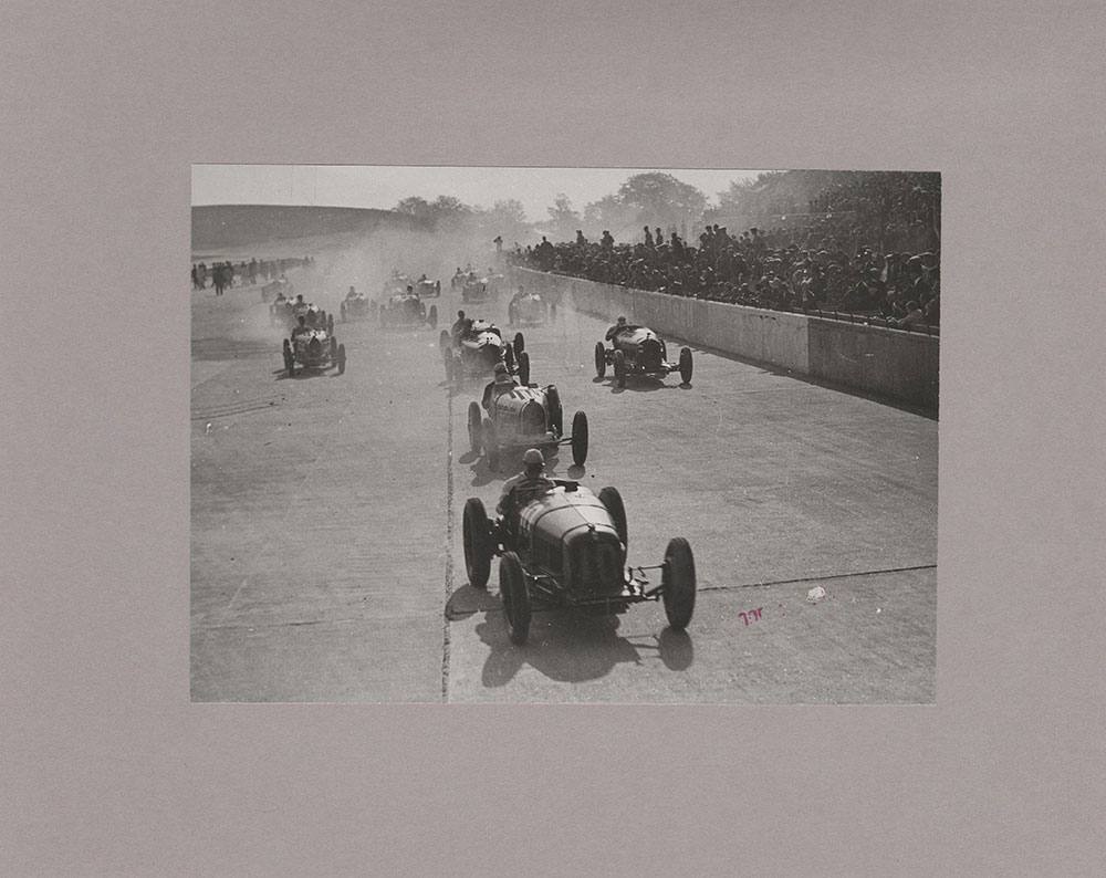 Start of French Grand Prix 10 hour race at Monthlery, near Paris - 1931