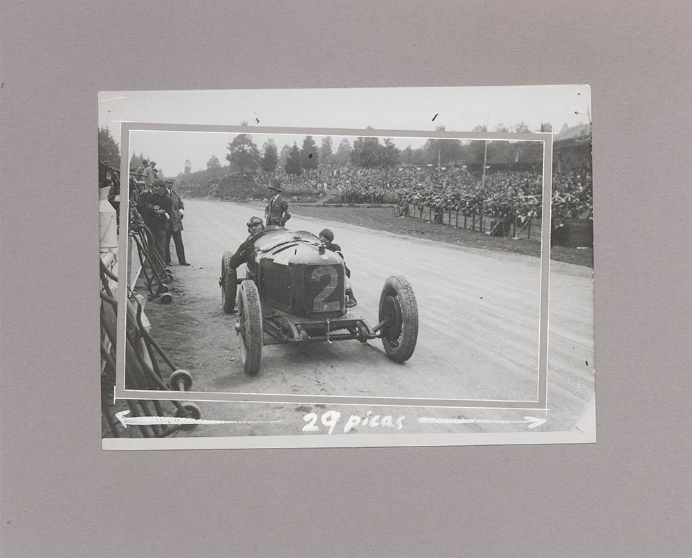 Ascari, winner of European Grand Prix, Spa, Belgium, stopping at pits - 1925