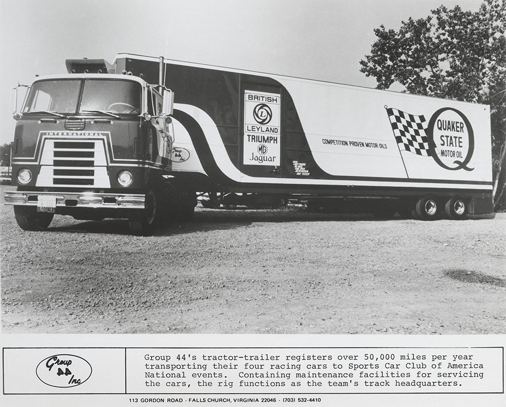 Group 44 International tractor-trailer: British Leyland and Quaker State Motor Oil