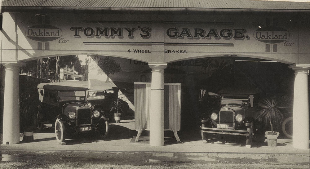 Johannesburg Motor Show Tommy's Garage: Oakland 1924