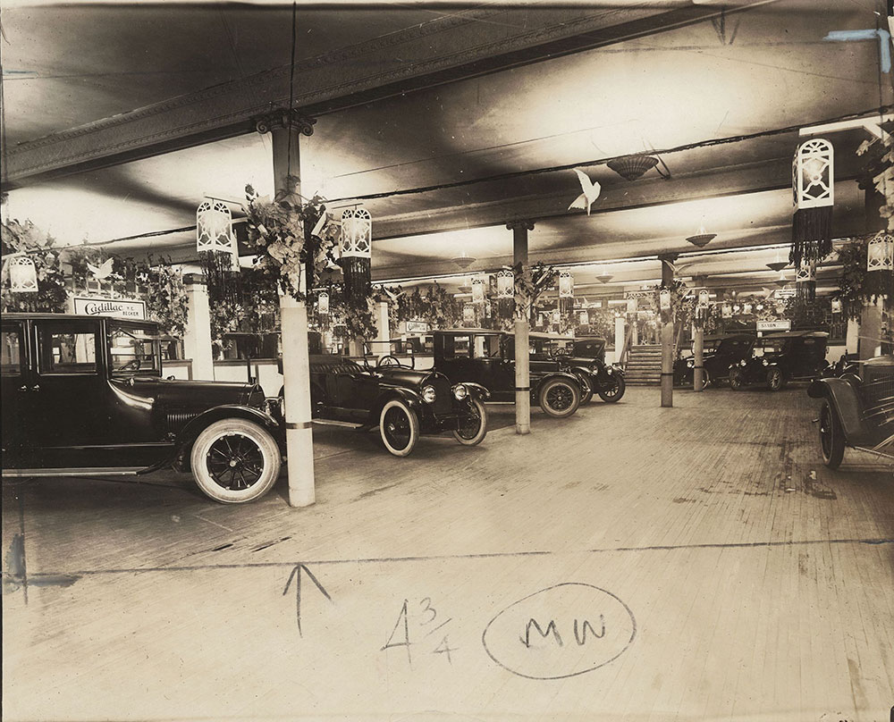 Grand Rapids, Mich 1919 Automobile Business Association Show