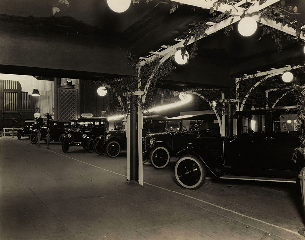 Cincinnati Auto Show 1923 main auditorium