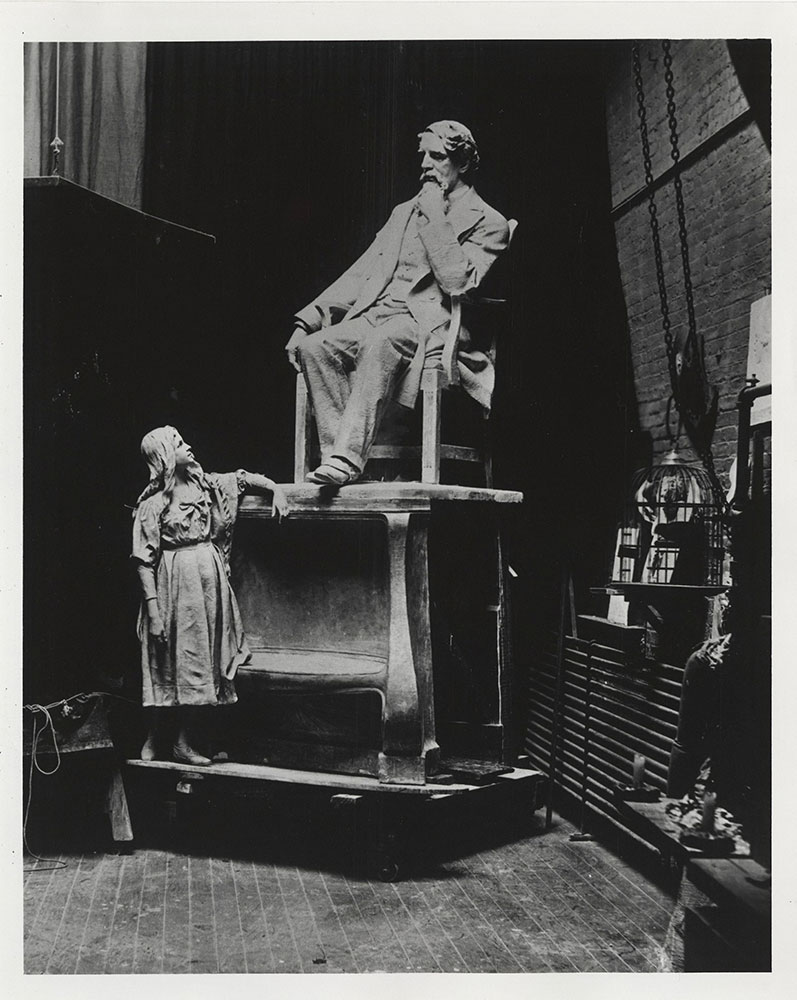 Elwell Statue of Charles Dickens