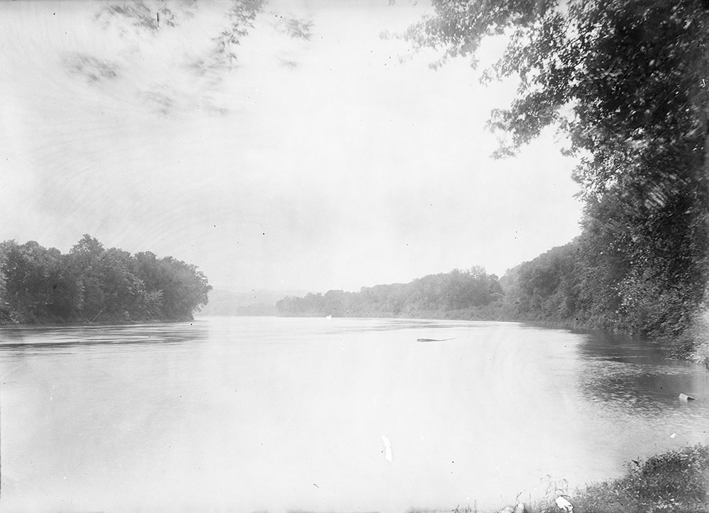 The Delaware River near the Riverside Hotel