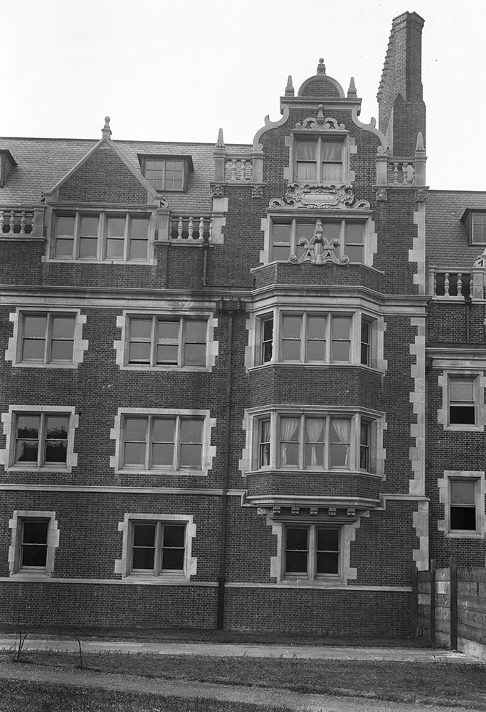University of Pennsylvania, Dormitories, Detail of One House
