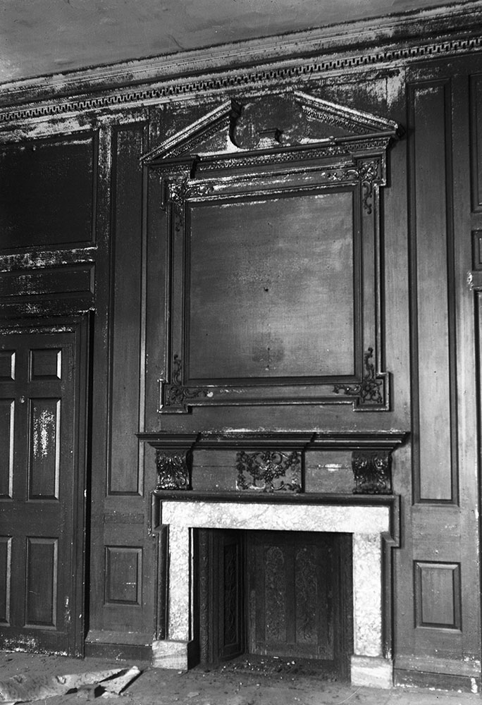 Powell House, Mantel in second story back room