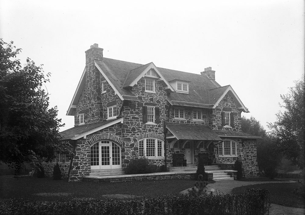 Residence of William D. Smedley, General view of the East Front