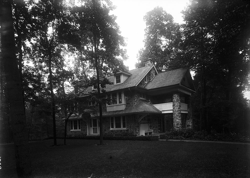 House on Glenn Lane, General view of the front