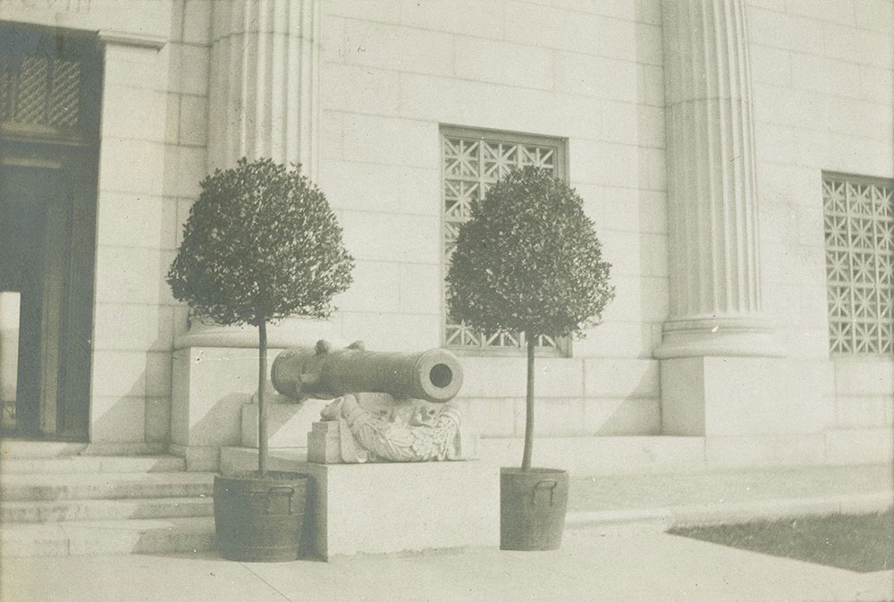 Memorial Building Cannon, West Point