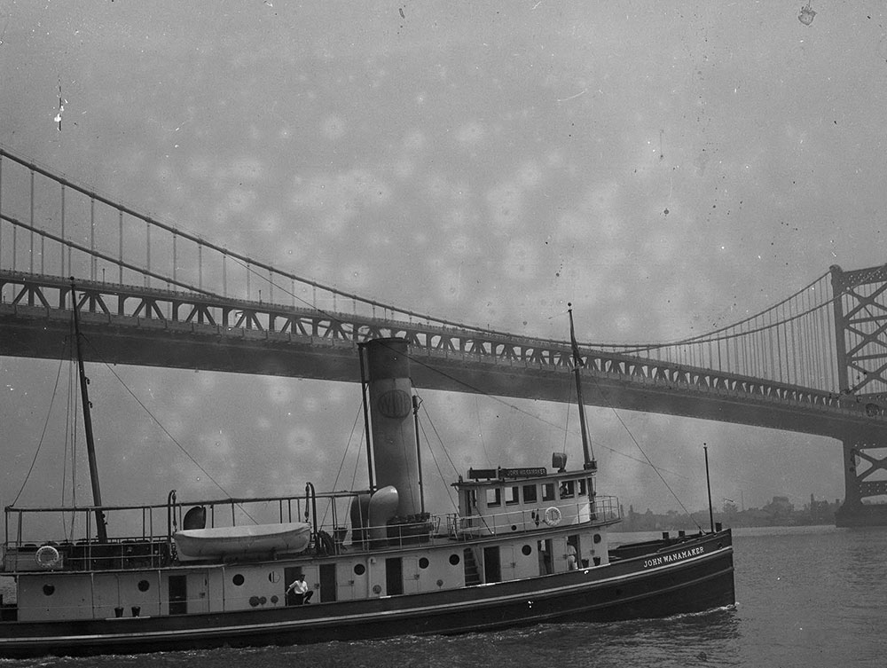 John Wanamaker's ship crossing Delaware River by bridge