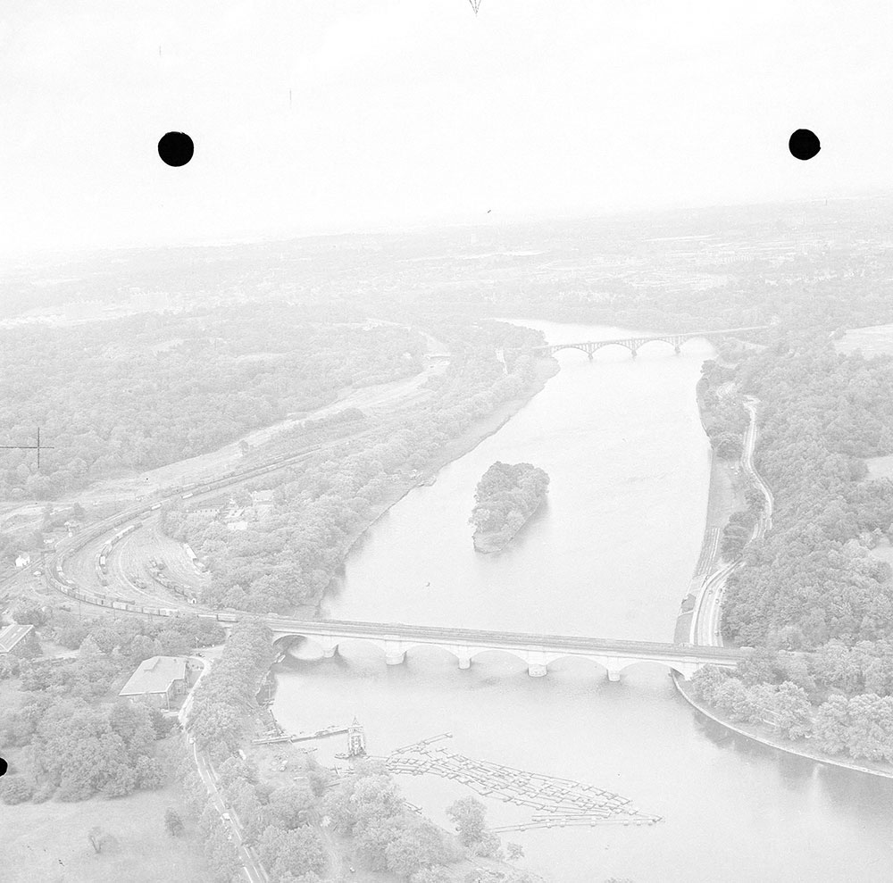 Aerial views Schuylkill Expressway route through Fairmount Park