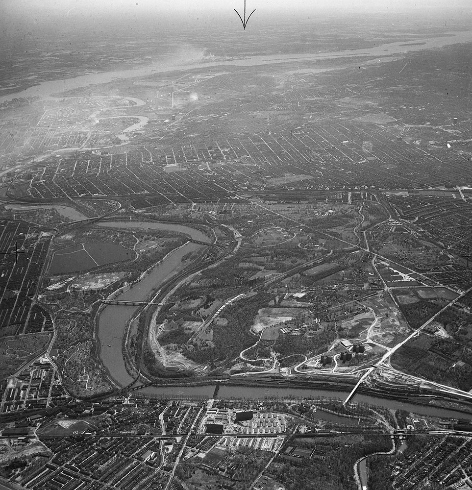 Aerial views Schuylkill Expressway route through Fairmount Park