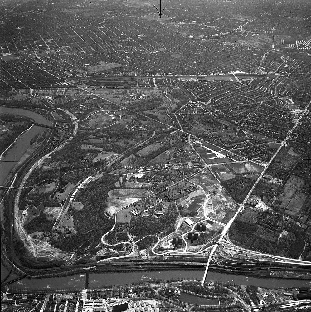 Aerial views Schuylkill Expressway route through Fairmount Park