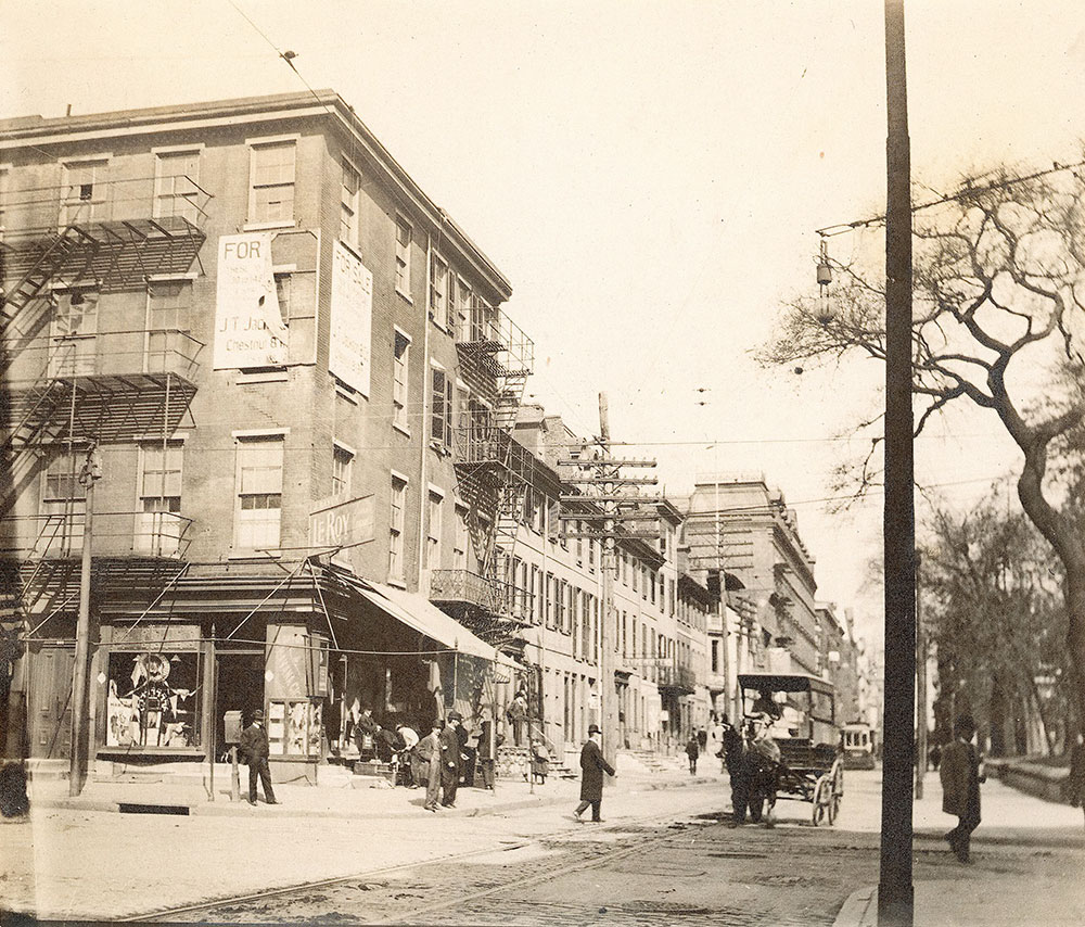 6th Street, north from Walnut