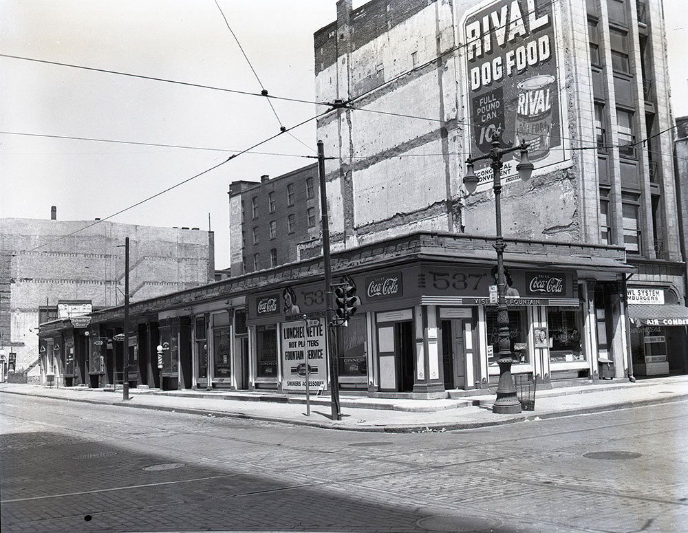 537 Chestnut Street, Northeast Corner - 6th & Chestnut Streets