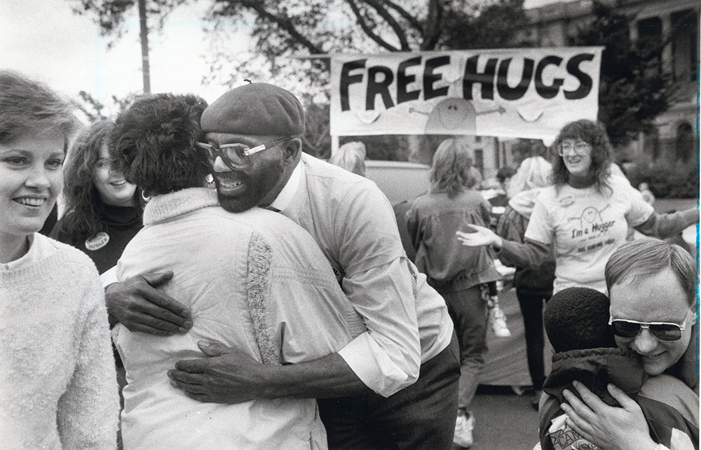Super Sunday on the Parkway: Free Hugs