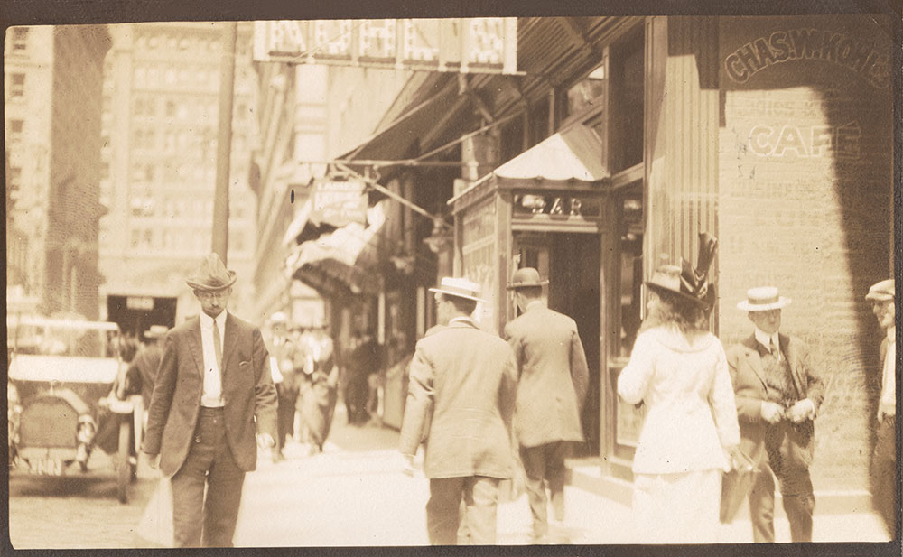 Streets: 15th Street, north from Chestnut Street, west side