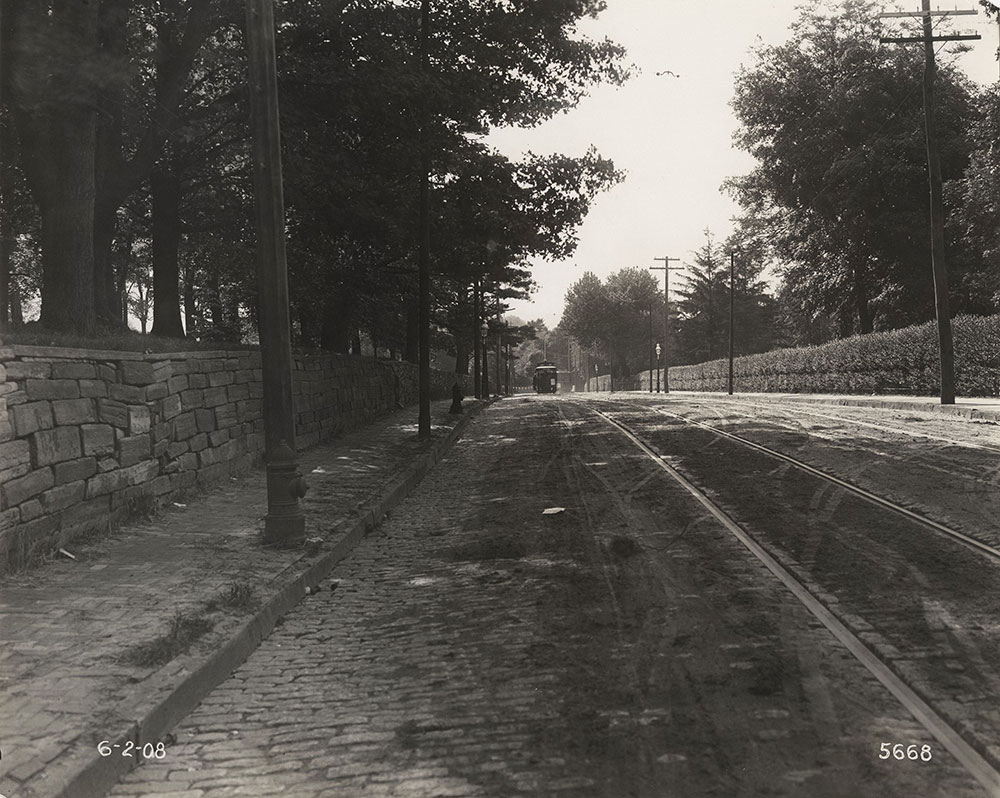 Trolley lane with cars no. 221 and 331