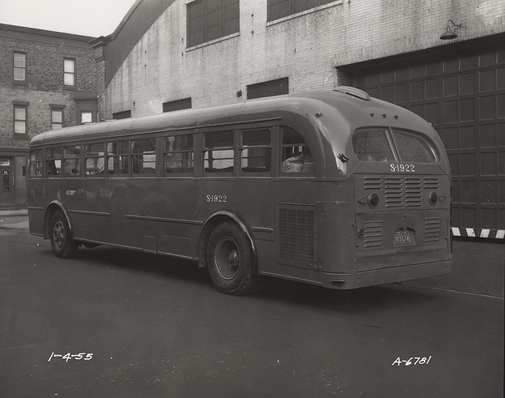 Bus no. S-1922